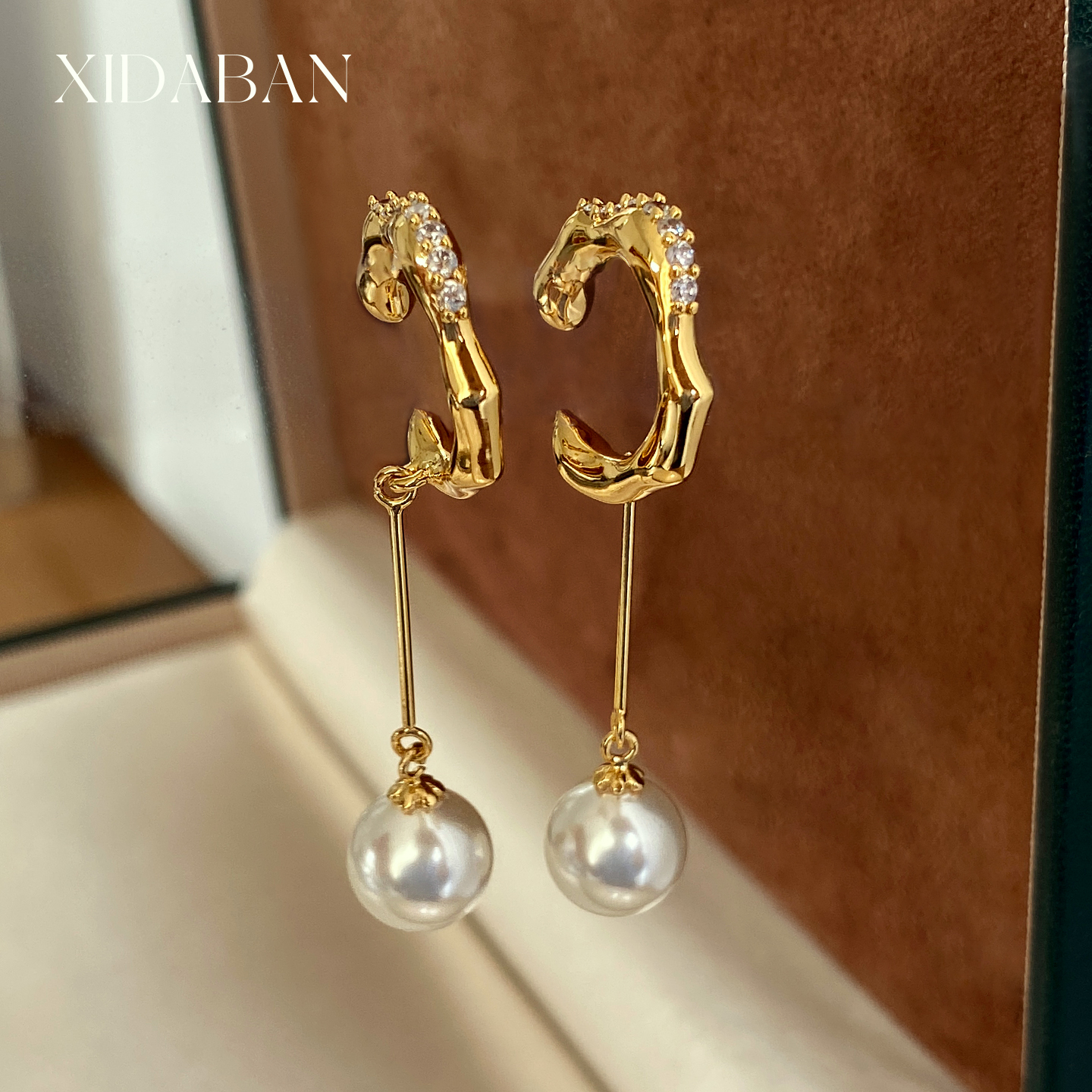 西大班珍珠流苏耳骨夹镶锆钻耳挂