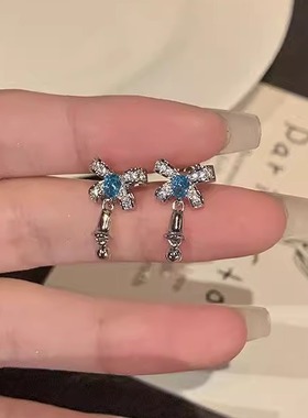 蓝色爆闪蝴蝶结小铃铛吊坠耳骨钉医用钛钢钛耳钉养耳洞耳环耳饰