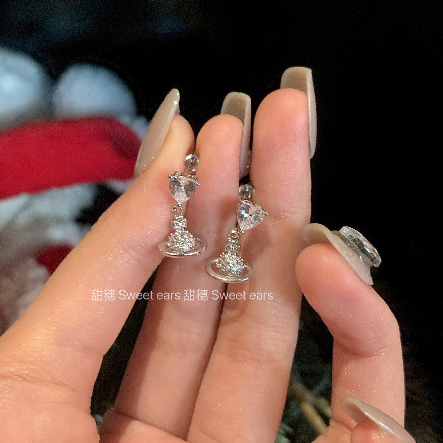 挂满钻星球耳骨钉医用钛钢