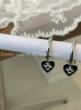 黑色十字架爱心耳钉女医用钛钢养耳洞耳圈耳扣甜酷辣妹吊坠耳饰