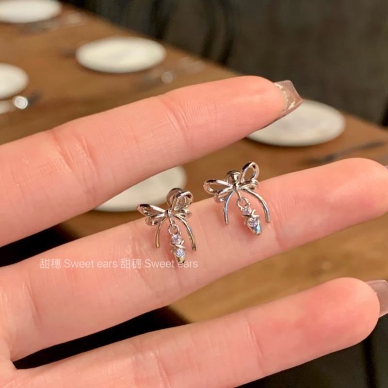 精致满钻芭蕾风耳骨钉免摘养耳洞