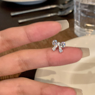 爆闪锆石蝴蝶结耳骨钉小众设计温柔气质独特耳钉医用钛钢养耳洞