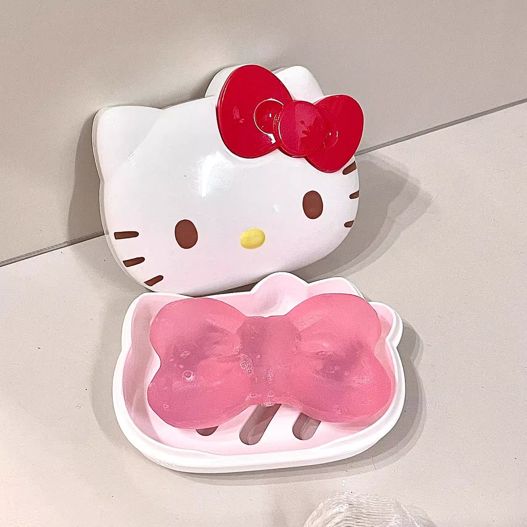 哈喽kt猫肥皂盒免打孔便携式可爱学生宿舍家用香皂置物架沥水盒