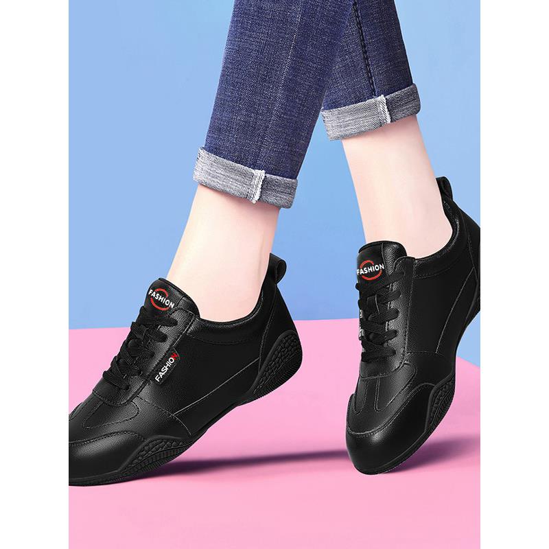 春季风格黑色女运动鞋2025春季和秋季真皮轻质软底皮鞋大尺寸休闲