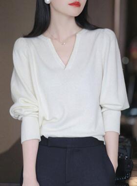 日系V领针织衫女春秋2025新款羊毛白色亮丝气质小香风长袖薄毛衣
