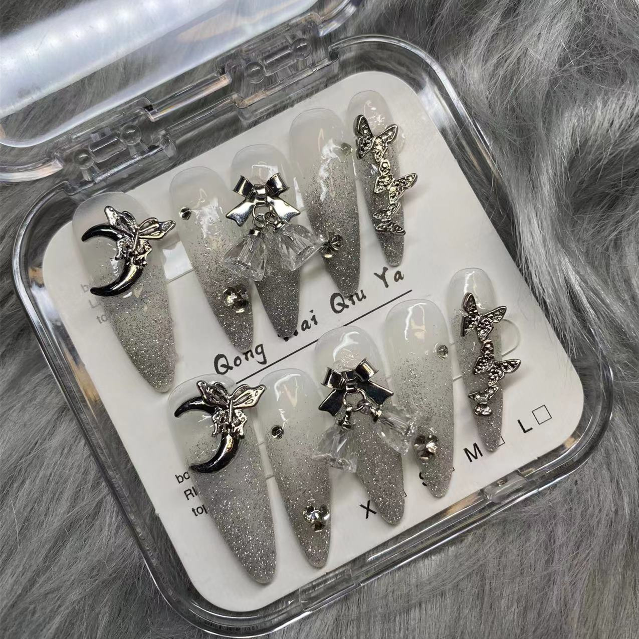 原创纯手工新款跳动的雪花渐变灰色月亮蝴蝶碎钻高级美甲长款