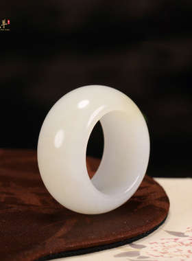 新疆和田玉平安无事戒指素圈玉戒