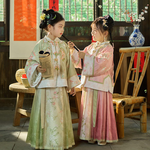 十三余童装秋冬女童印花刺绣汉服