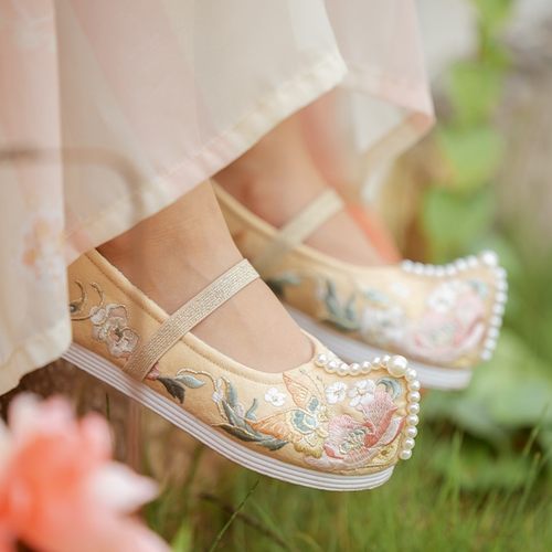 6月童装十三余蝴蝶绣花女童