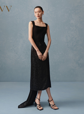 OVV春夏女装方领宽肩带小黑裙优雅简约无袖连衣裙GQLWJ24004A
