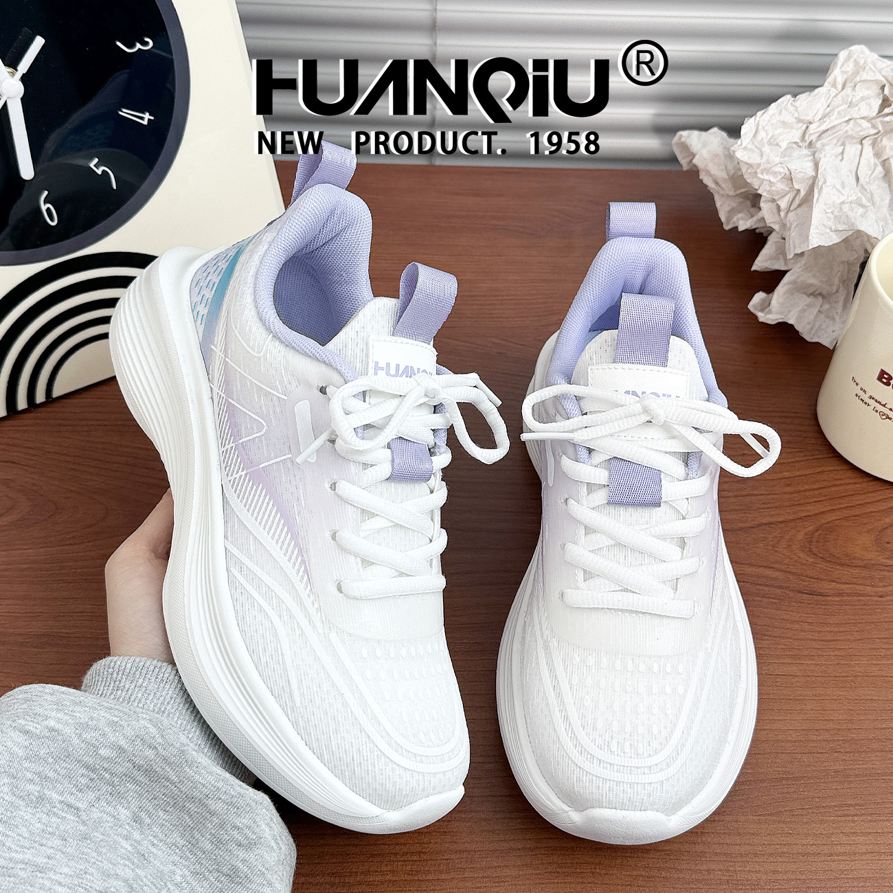 环球超轻软底减震飞织运动鞋