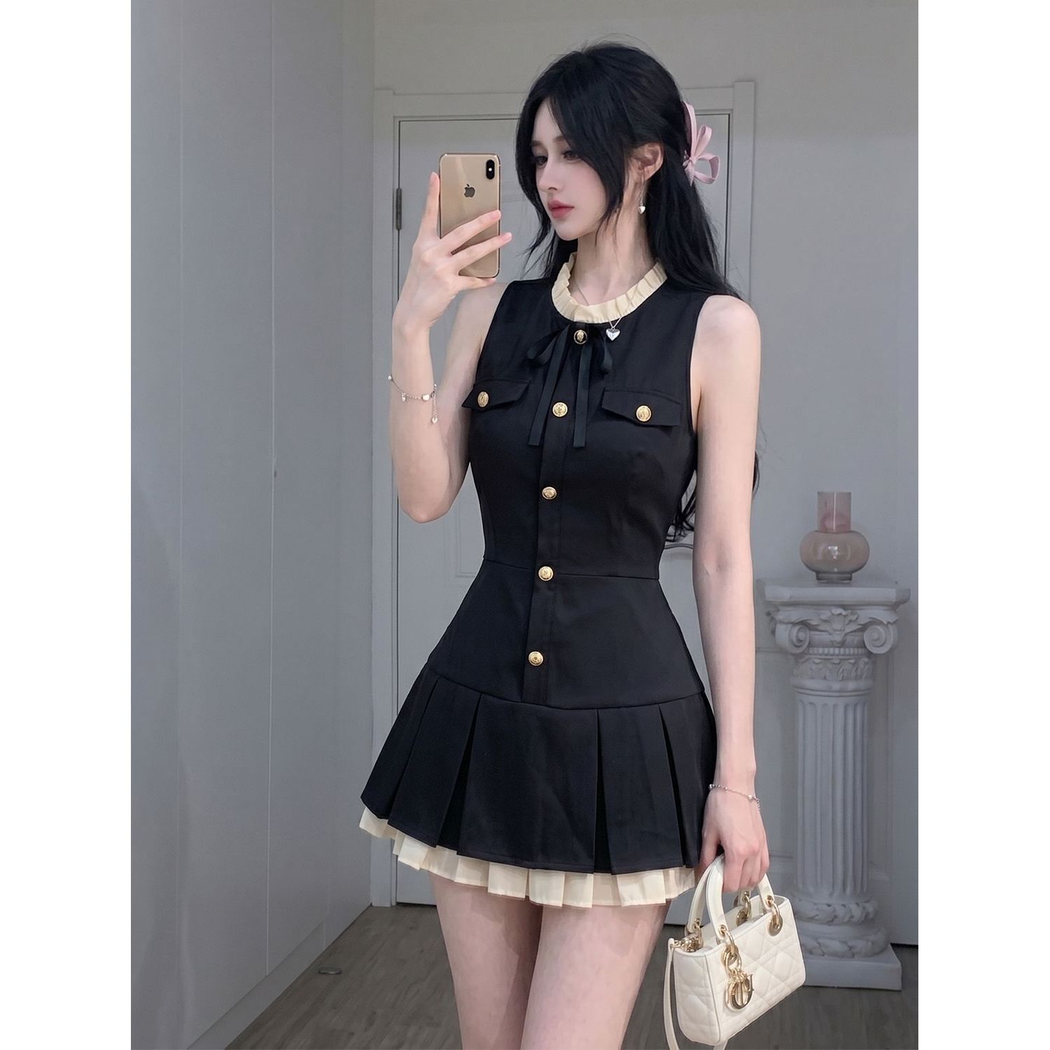 少女奈奈 贵系法式千金风黑色无袖连衣裙掐腰显瘦气质a字短裙女