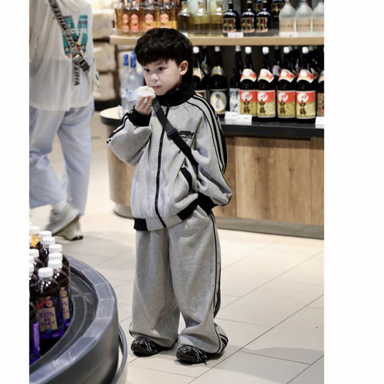 男童套装秋冬装2026新款男孩运动冬季外套儿童加绒加厚两件套潮酷
