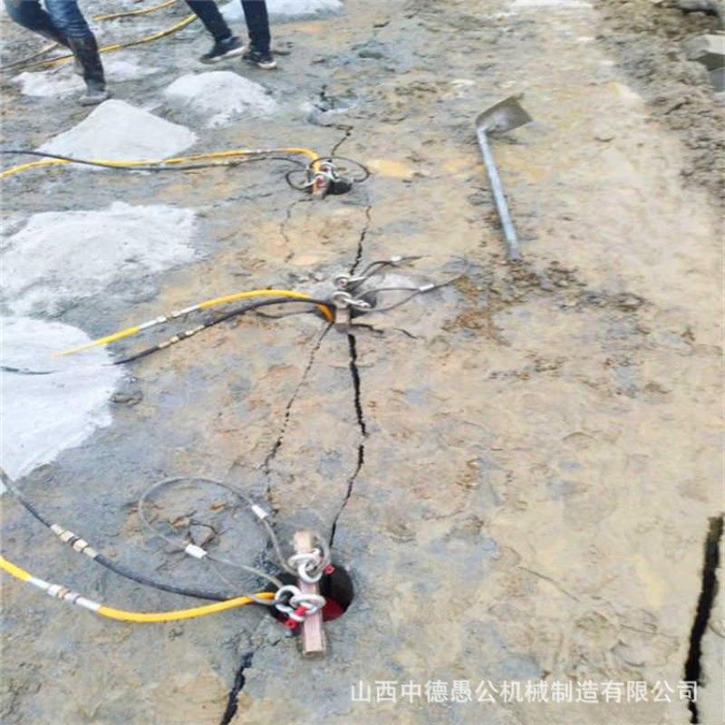 大型石块破碎云南临沧天然石材开采劈裂机