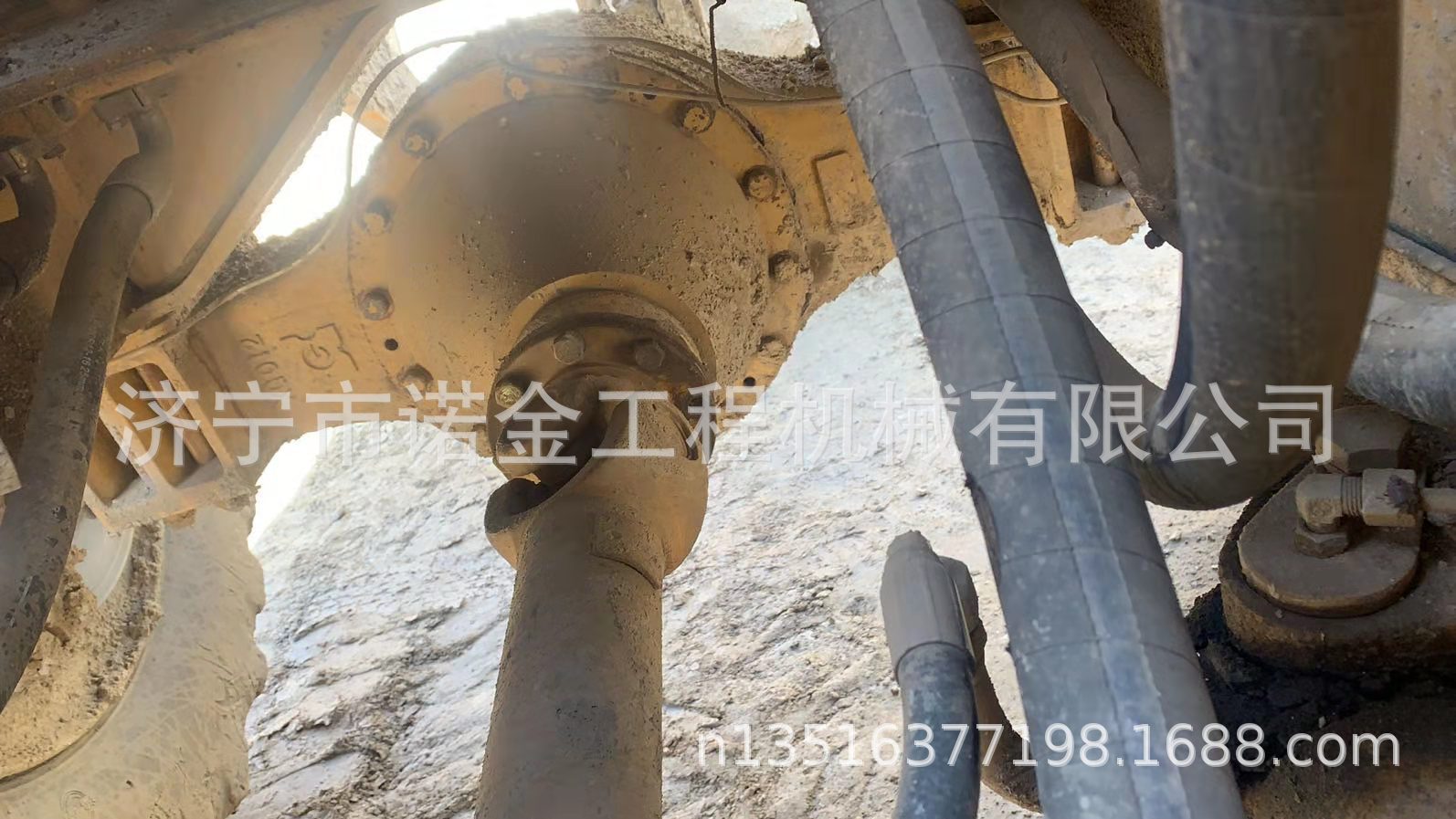 厦工956-2装载机前桥壳变速箱