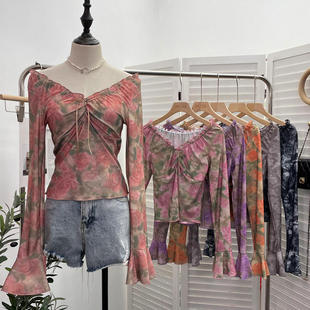 实拍 欧美复古印花V领喇叭袖上衣木耳边系带短款修身长袖T恤 9906