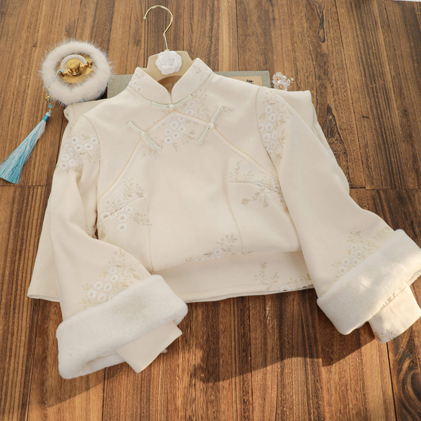 新款俏娘鱼米白绣花新中式倒大袖旗袍女2025冬加绒保暖复古年轻款,女装/女士精品,旗袍,淘宝优惠券,粉丝福利购,淘宝优惠卷