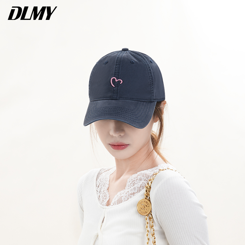 DLMY夏季新款时尚刺绣半心鸭舌帽韩版男女同款休闲百搭软顶棒球帽