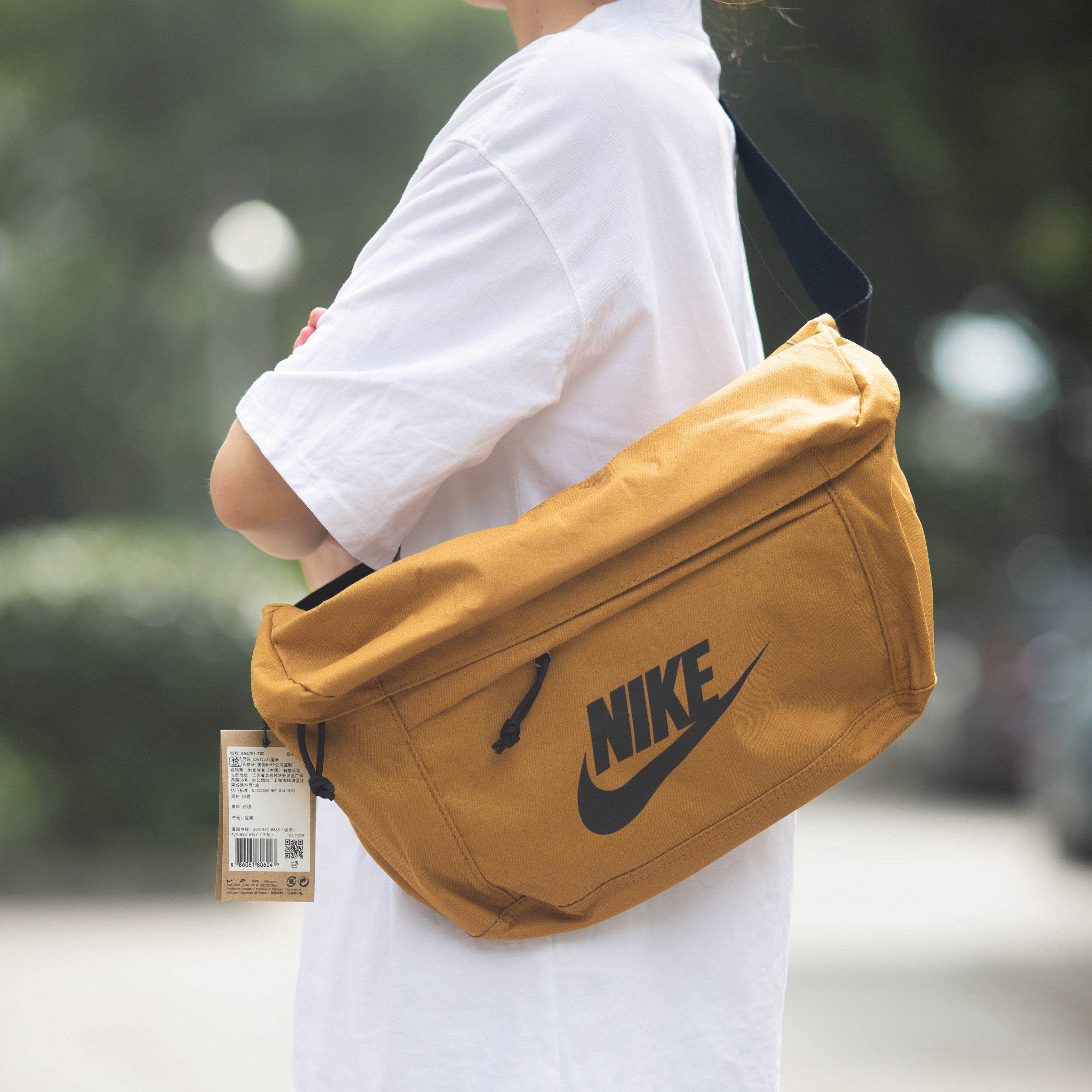 NIKE耐克王一博同款斜挎男女单肩包大容量腰包运动休闲包吊牌齐全