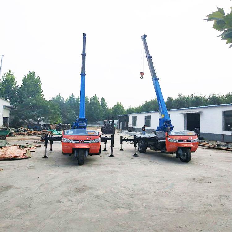 济宁起重机三轮吊车 供应随车吊一款多用车价格便宜