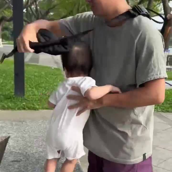 依倍纳宝宝背带外出抱娃