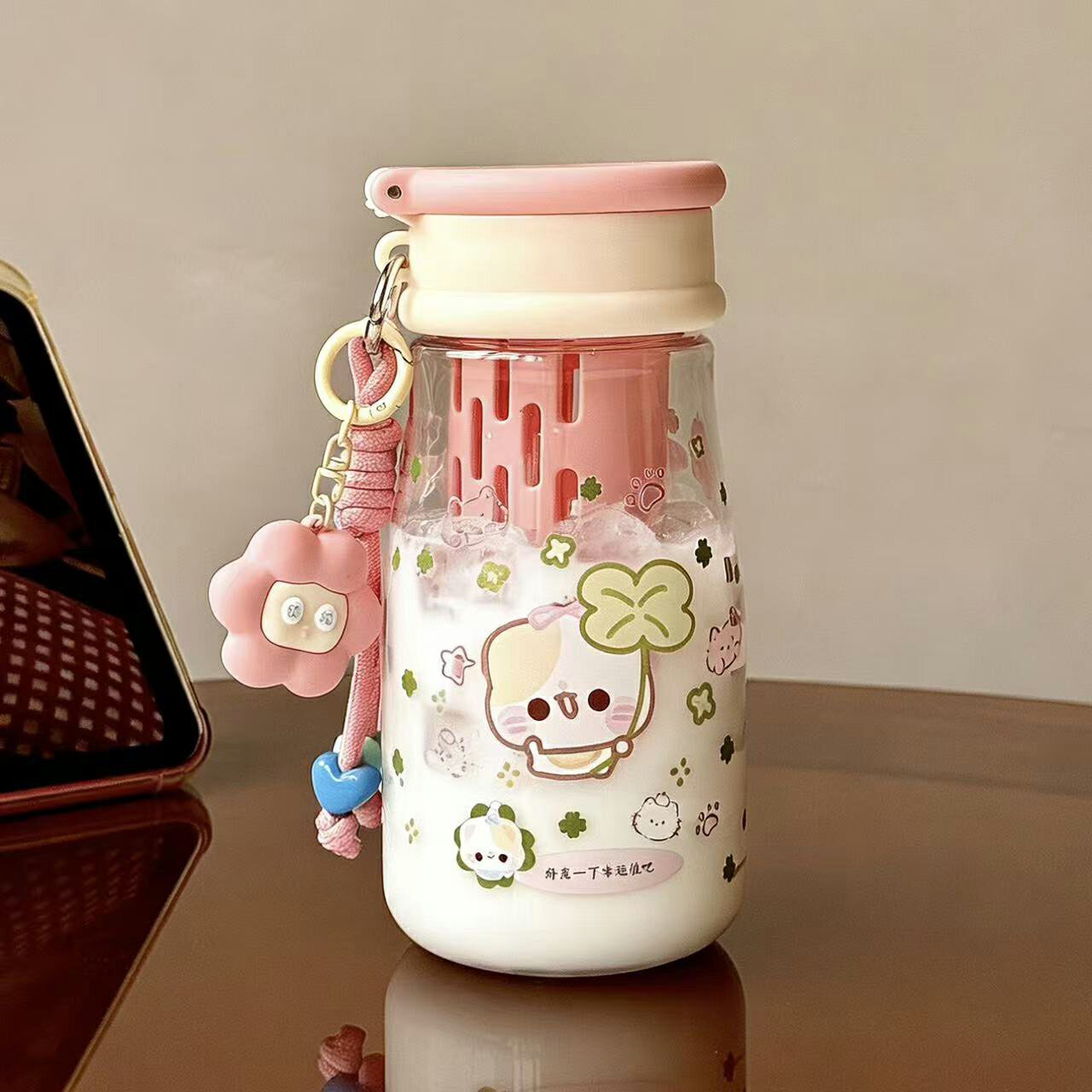 便携双饮杯小学生大容量校园风杯子高颜值水杯透明水杯粉盖带茶隔