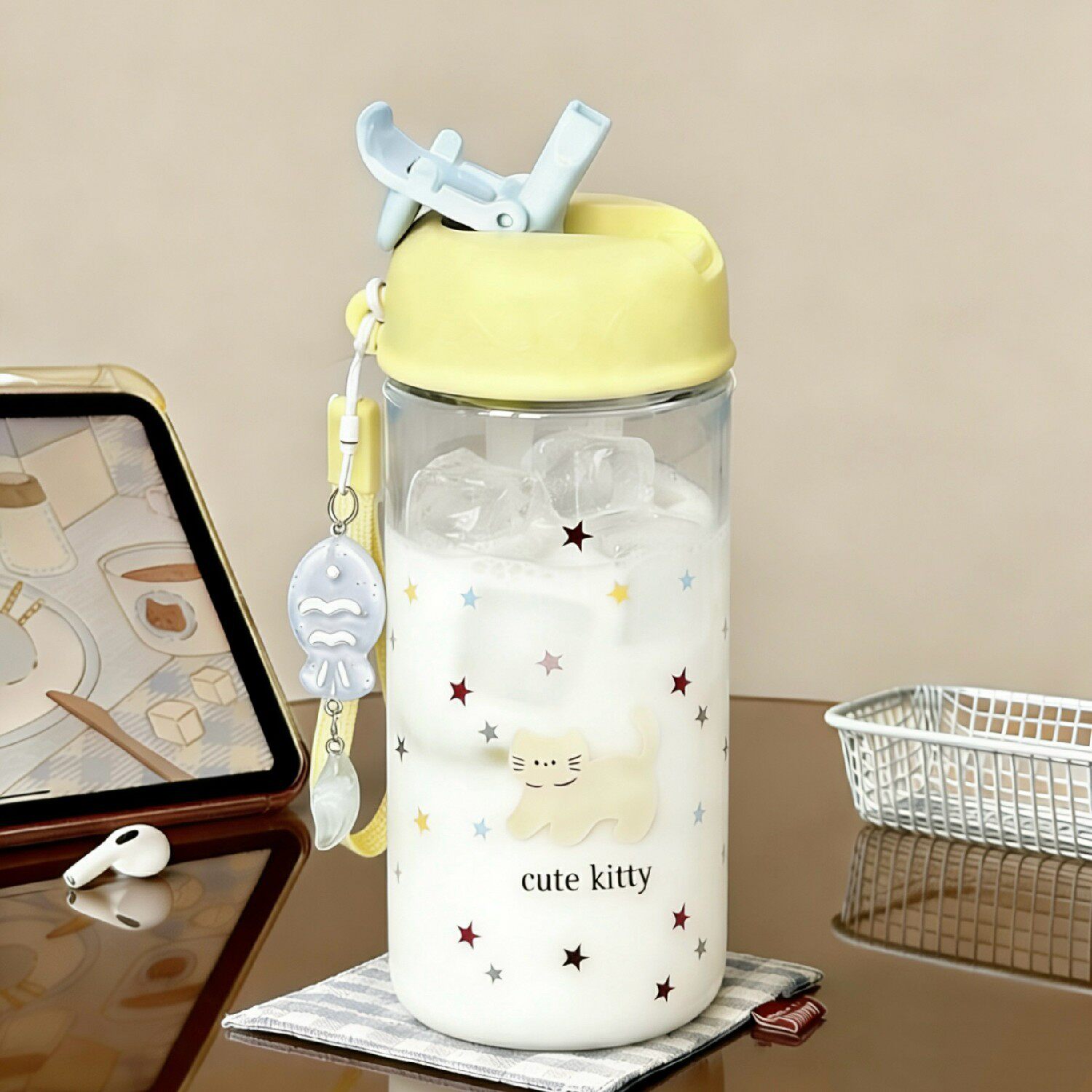 可爱猫咪图案透明随手杯中学生小众不撞款便携塑料ins女生吸管杯