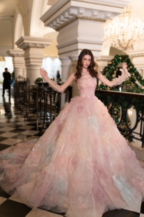 出租租赁婷子FANCY YOUTING正版【花蕊】二代婚纱婚礼户外写真