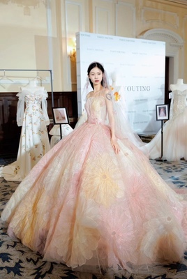 出租租赁婷子FANCY YOUTING正版【花蕊】一代婚纱婚礼户外写真