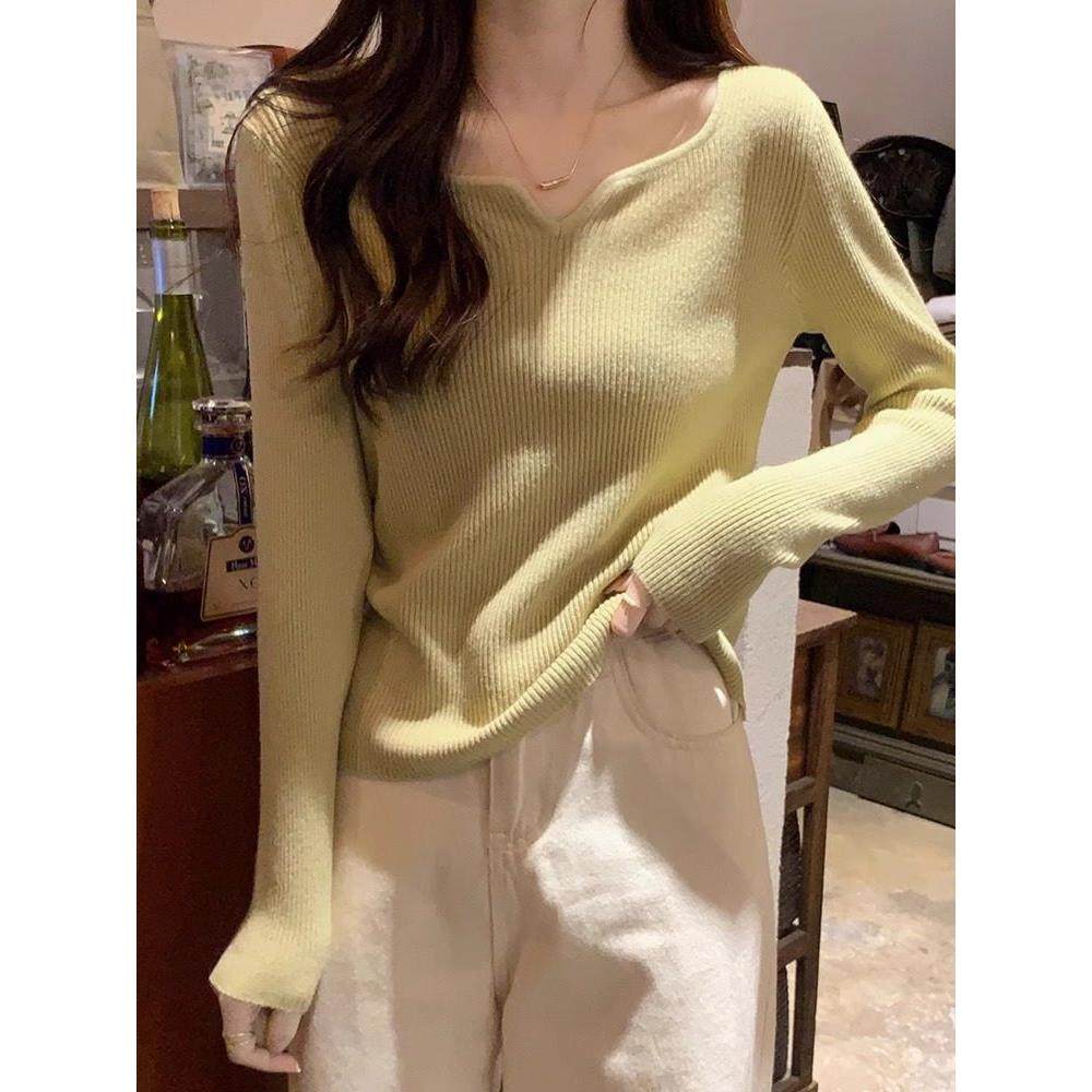 法式V领长袖针织衫女春秋修身软糯毛衣内搭套头打底衫露锁骨上衣