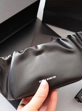 太阳眼镜专用袋新款黑色gm太阳镜超舒服的磁吸云朵眼镜包全套包装