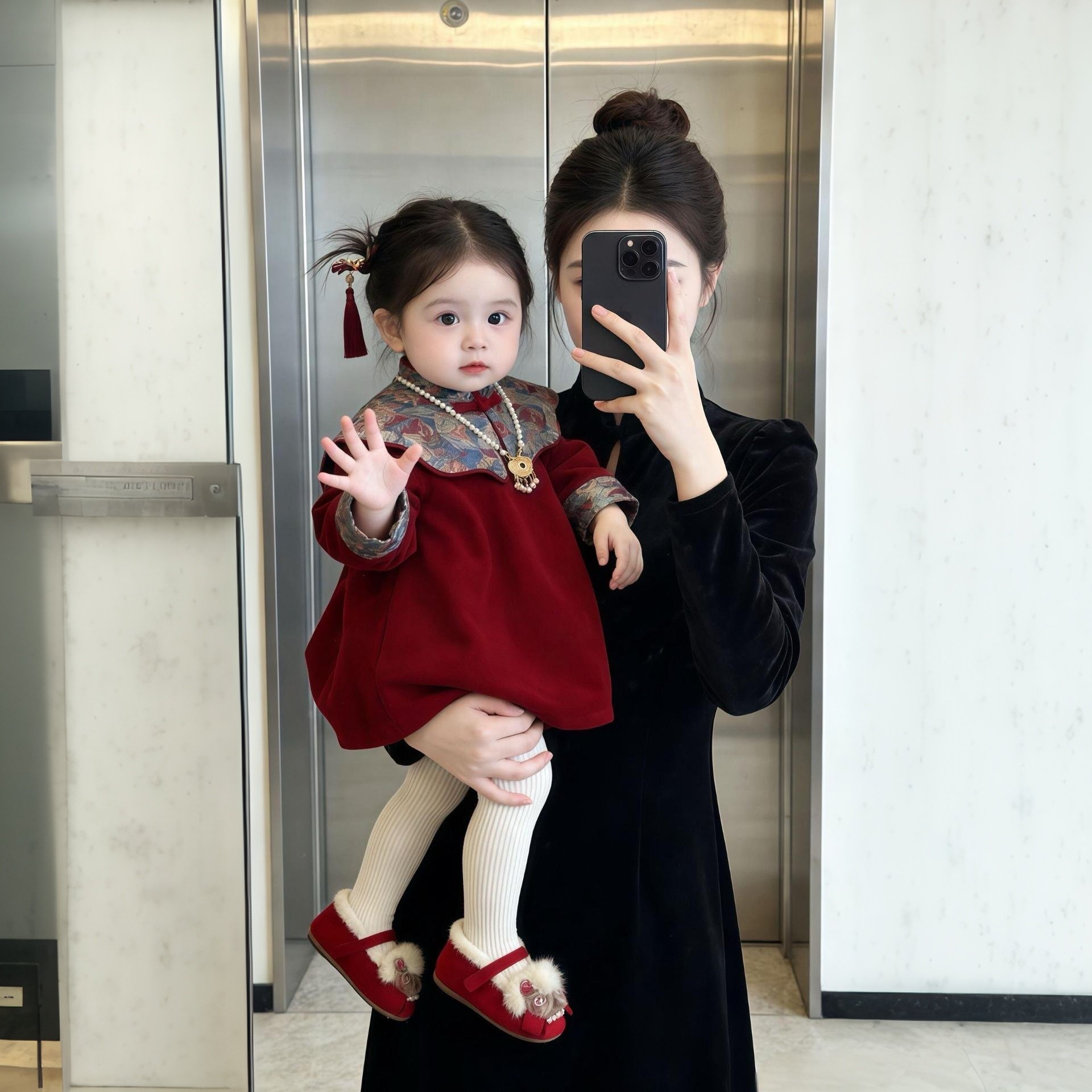 新中式国风女童红色连衣裙加绒加厚冬季女宝宝周岁礼裙云肩公主裙