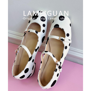 法式波点马毛扣带玛丽珍鞋女春2026新款白色气质浅口粗跟高跟单鞋