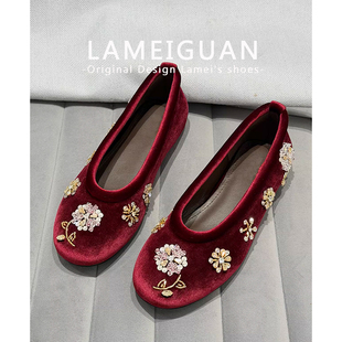 法式水钻花朵丝绒平底新娘婚鞋女春2026新款红色婚宴礼服浅口单鞋