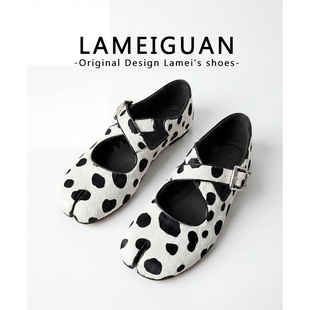 法式马毛斑点交叉扣带分趾玛丽珍鞋女春2026新款白色浅口平底单鞋