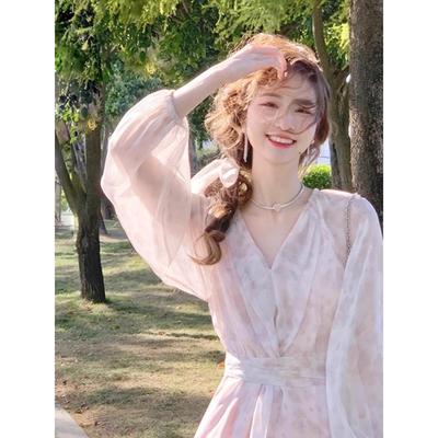 欧洲站秋装2025新款法式桔梗清纯初恋甜美收腰显瘦v领碎花连衣裙