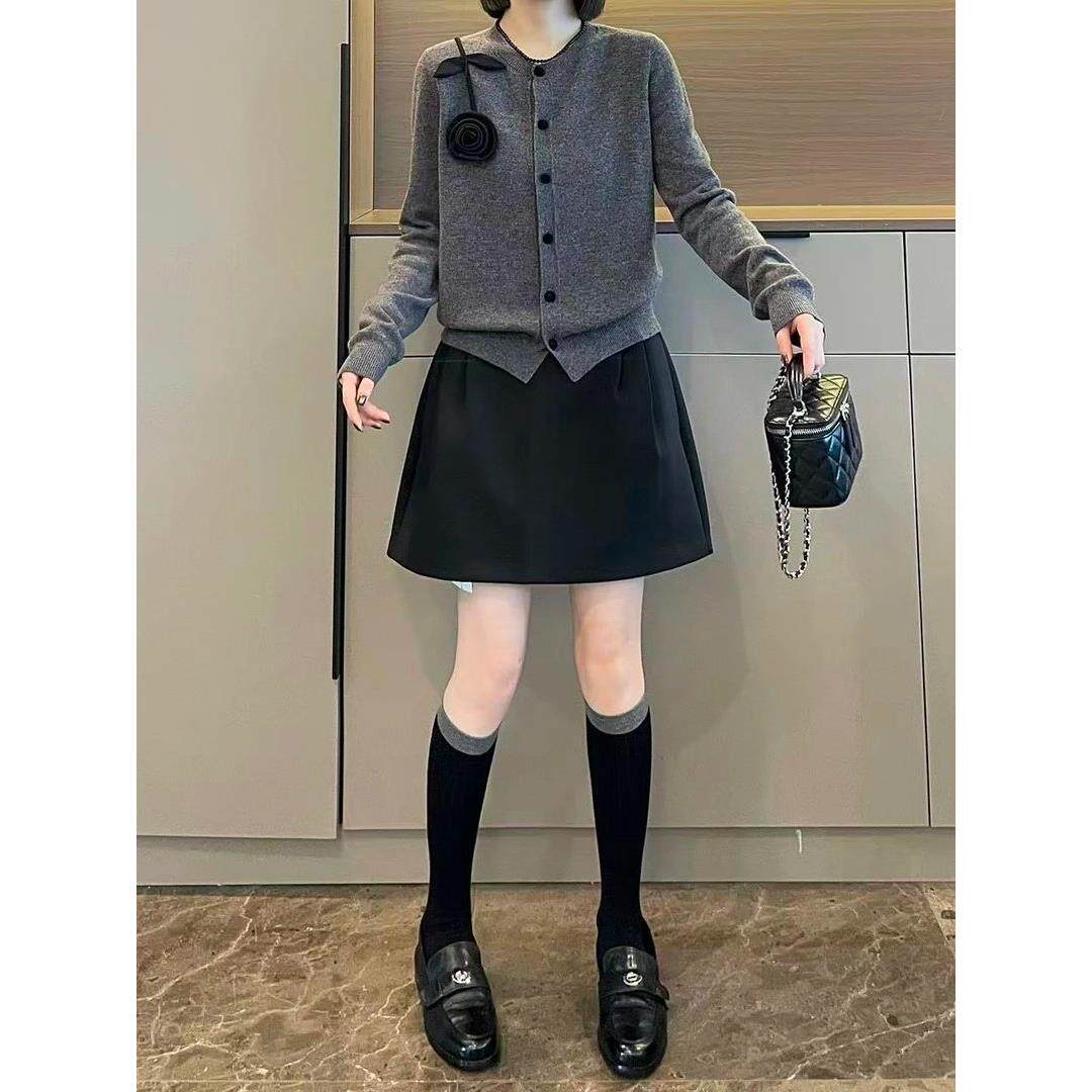 高级感小香风立体花朵灰色针织开衫女2025秋季设计感长袖毛衣上衣