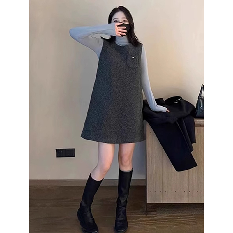 法式毛呢背心连衣裙女2025年秋冬新款高级感气质高级感小香风短裙
