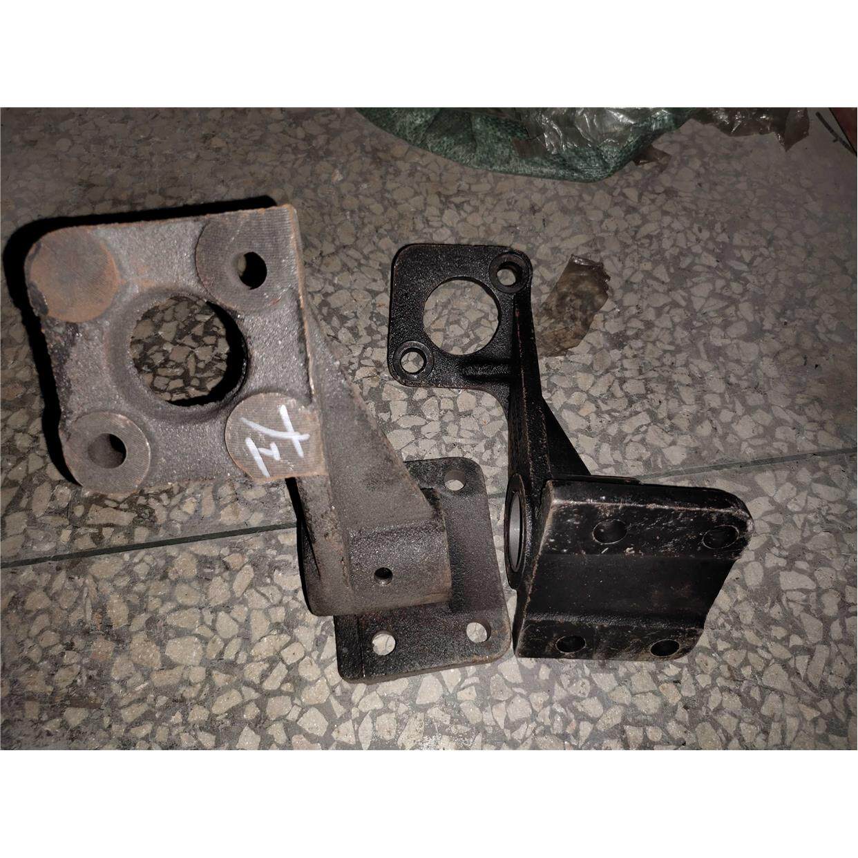 金葛世杰曙光南岳桑铼特拖拉机后桥断气刹分泵支架分泵支座