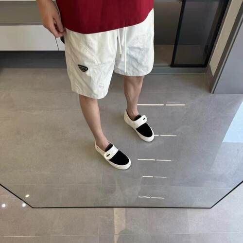 潮牌夏季速干透气黑三角标短裤