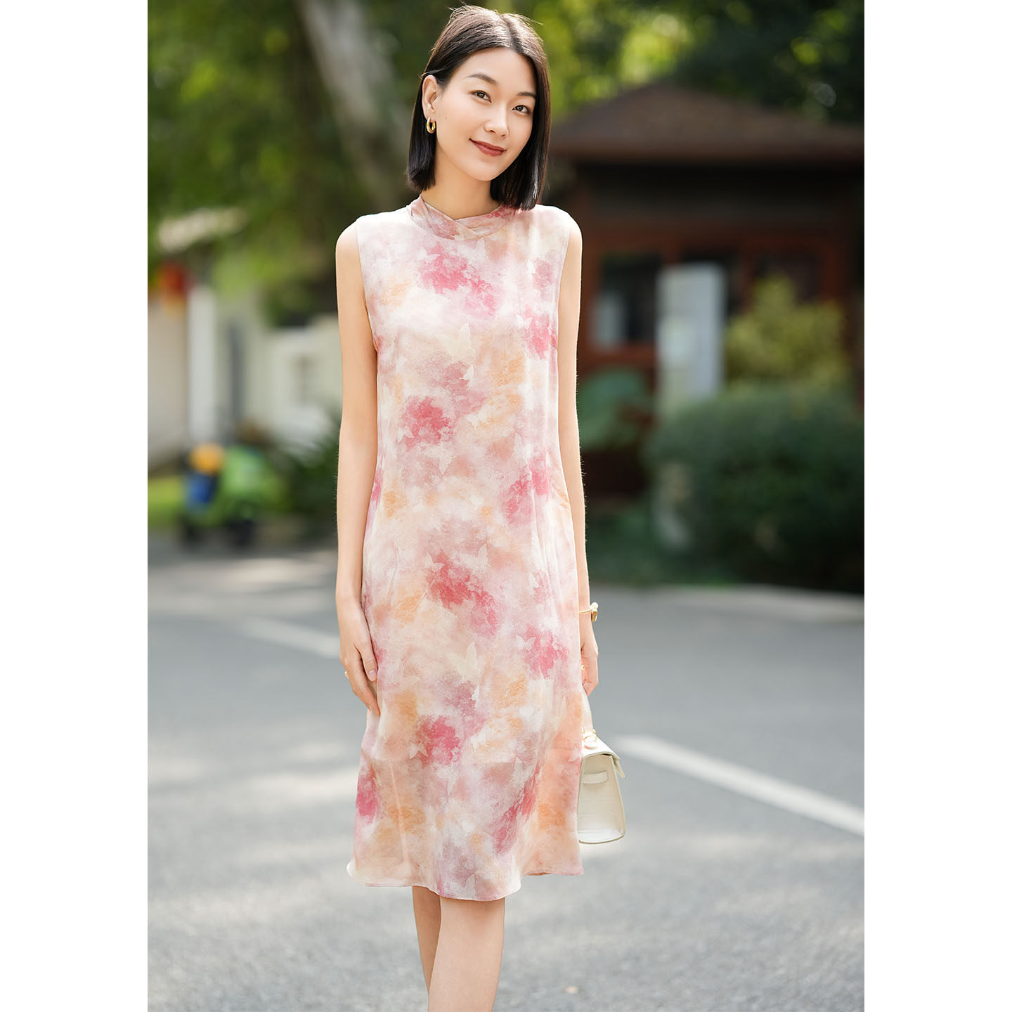真丝碎花连衣裙2026夏季新品圆领无袖宽松度假风中长款桑蚕丝裙子