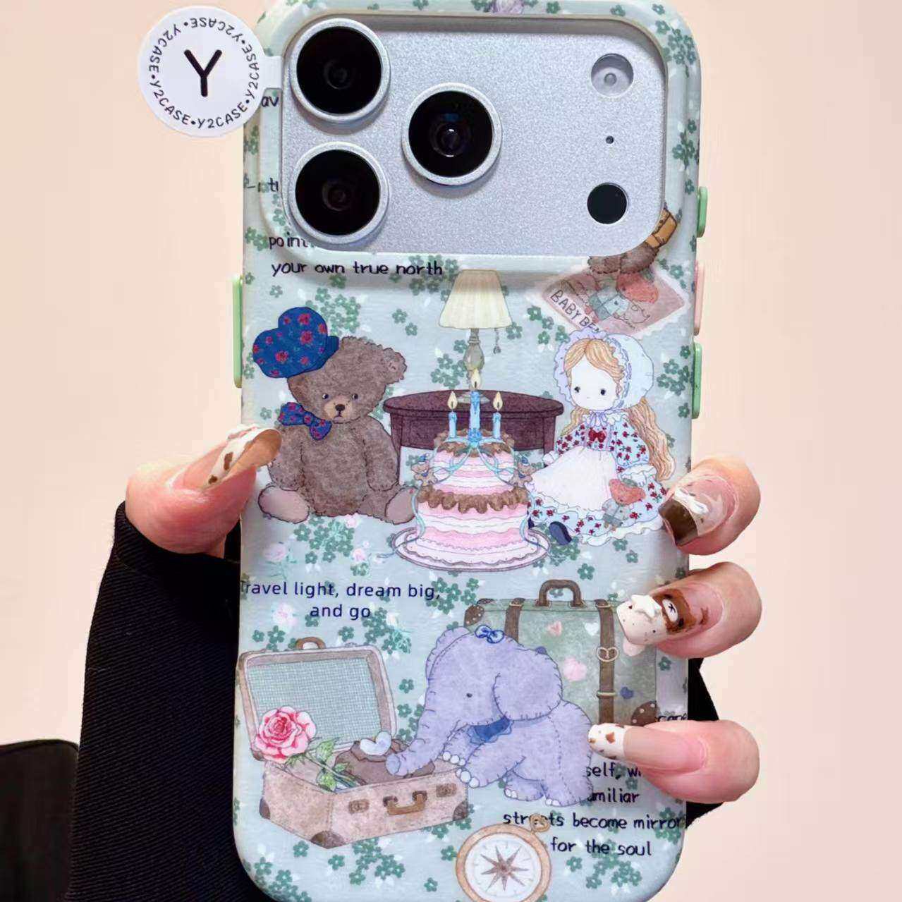 小众可爱古董洋娃娃复古碎花适用iPhone17promax手机壳