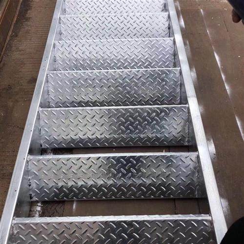 防滑钢板z型热镀锌定制楼梯踏步板花纹欢迎来图来尺寸加工防滑