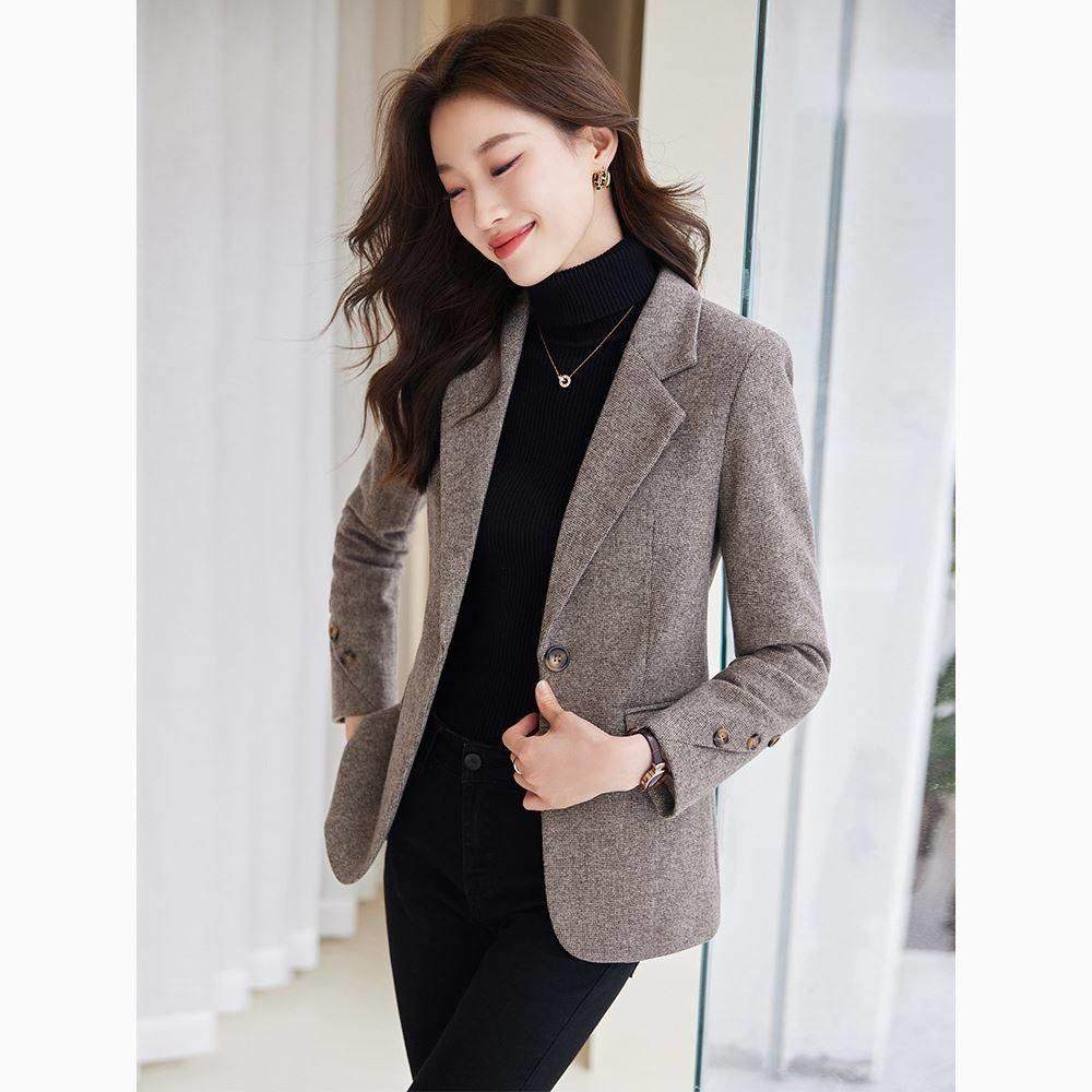 毛呢西装外套女春秋季2024新款小个子修身短款收腰女士休闲小西服