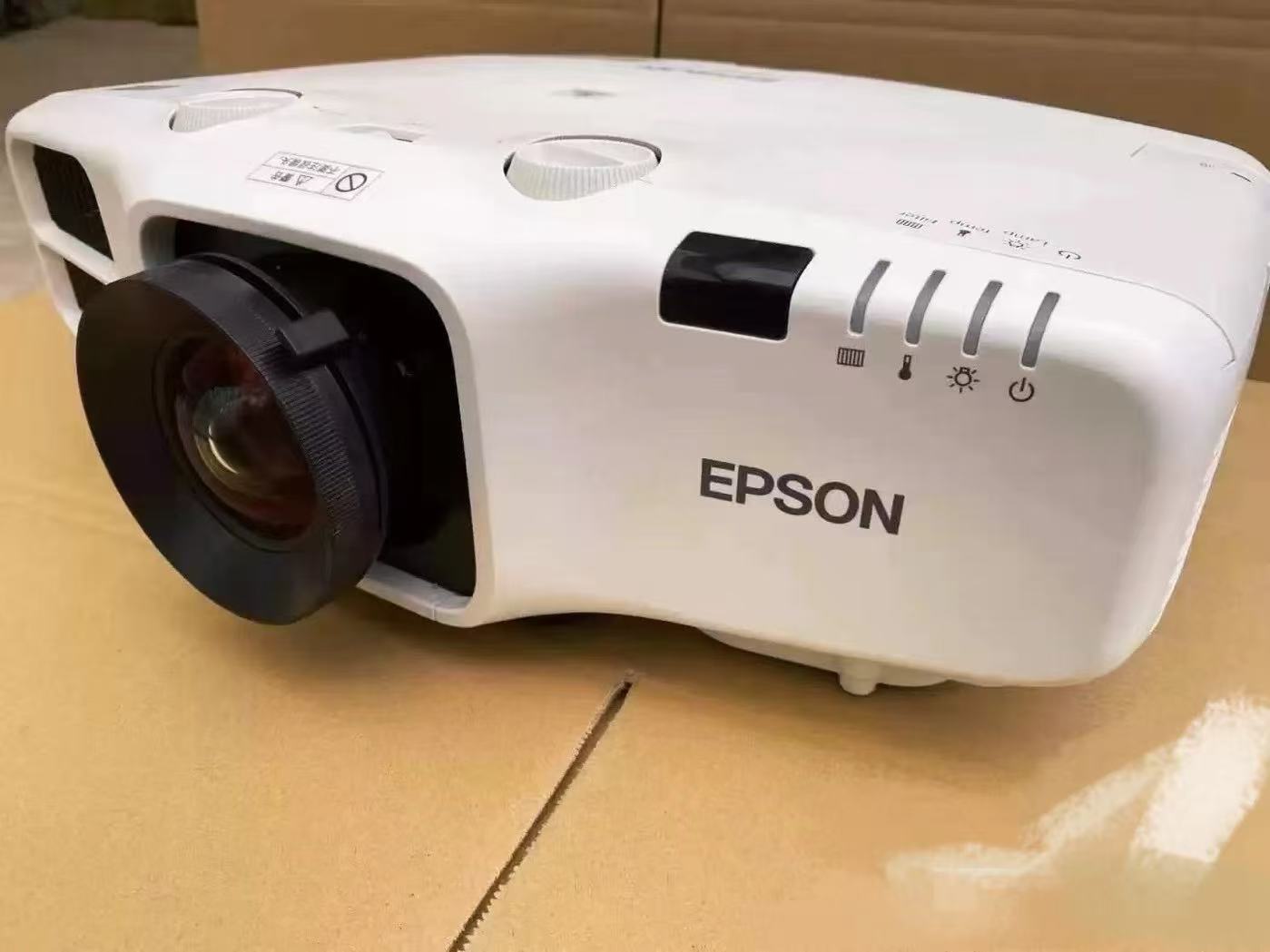 二手投影机投影仪爱普生爱普生 CB-4650高清高亮工程机5200流明。白天直投。商务办公家用培训。超高亮度