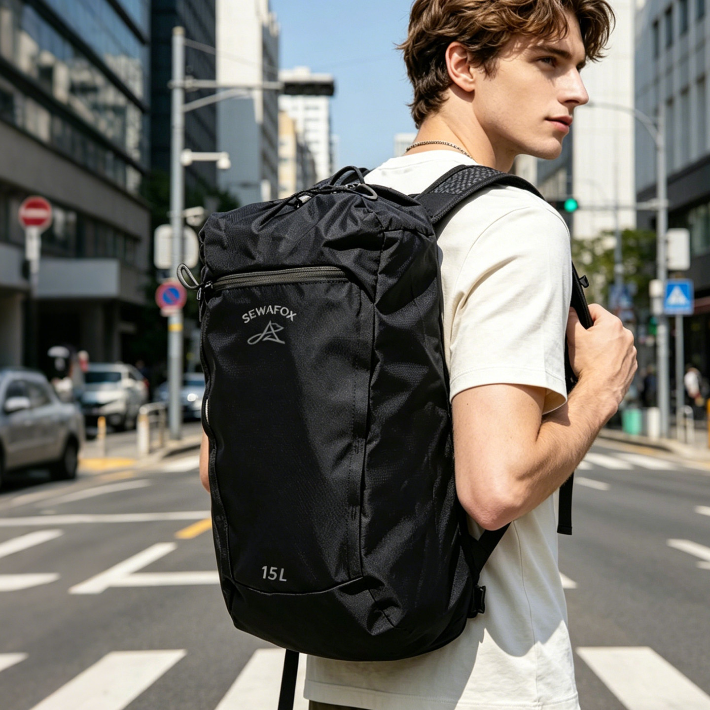 双肩包男户外防水徒步登山包15L旅行轻便书包城市通勤电脑包背包