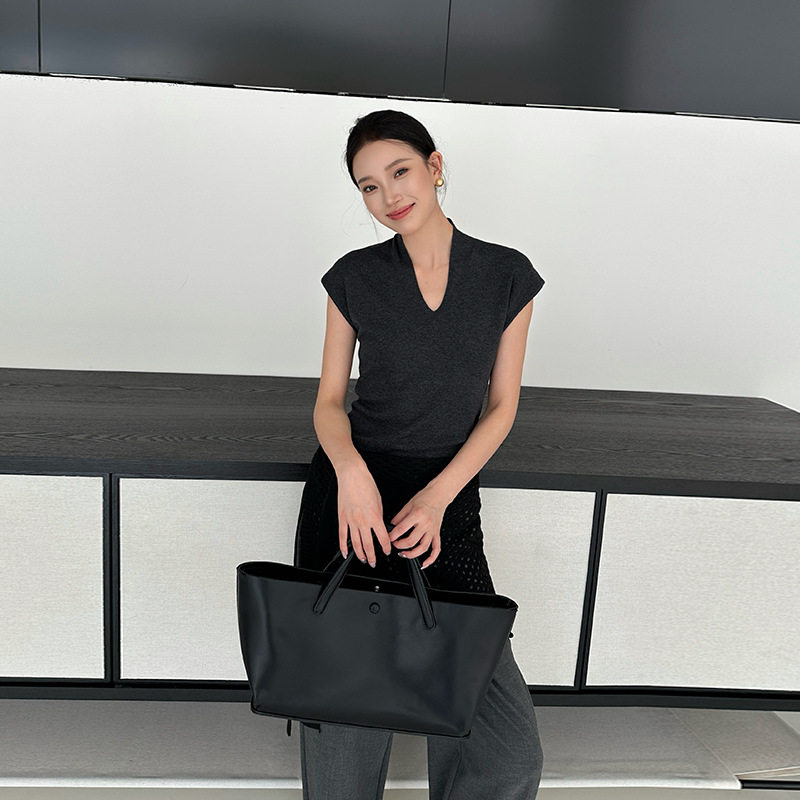 爱姐家ELSISSI纯色v领队坑条无袖