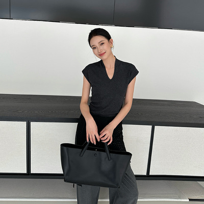 爱姐家ELSISSI纯色v领队坑条无袖