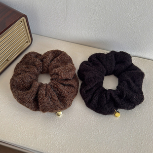 YOOH 美拉德针织大肠发圈女爱心吊坠高级感发绳低马尾扎头绳发饰