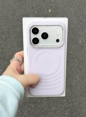 轻奢时尚紫色波纹镜头镶钻纯色适用iphone17Promax磁吸手机壳苹果16pro金属镜框15磨砂14全包防摔高级感小众